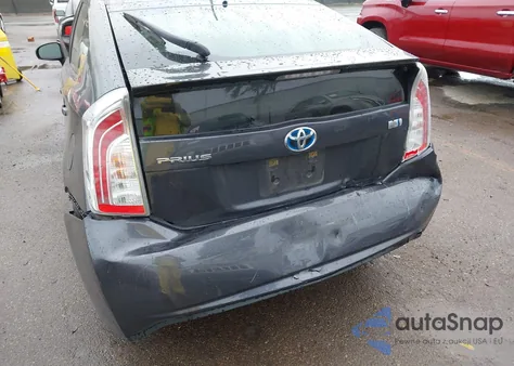 2014 Toyota Prius Three z USA, uszkodzony, nr VIN JTDKN3DU0E1749374